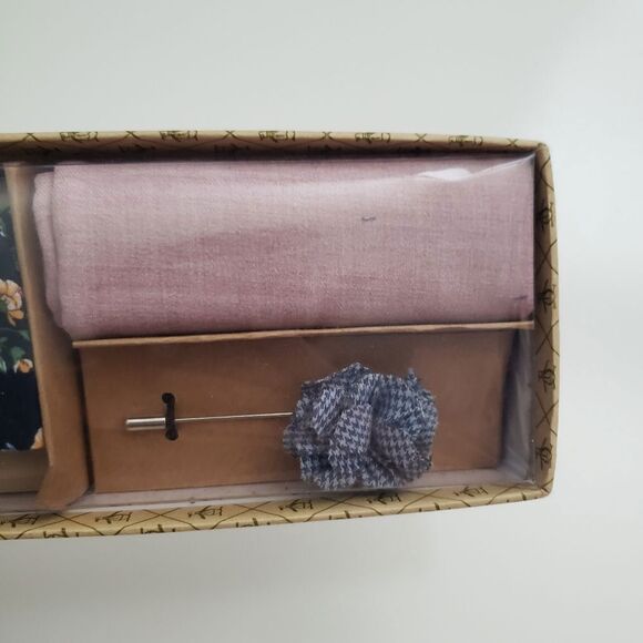 Original Penguin Navy Floral Bow Tie Suit Set - Picture 2 of 5